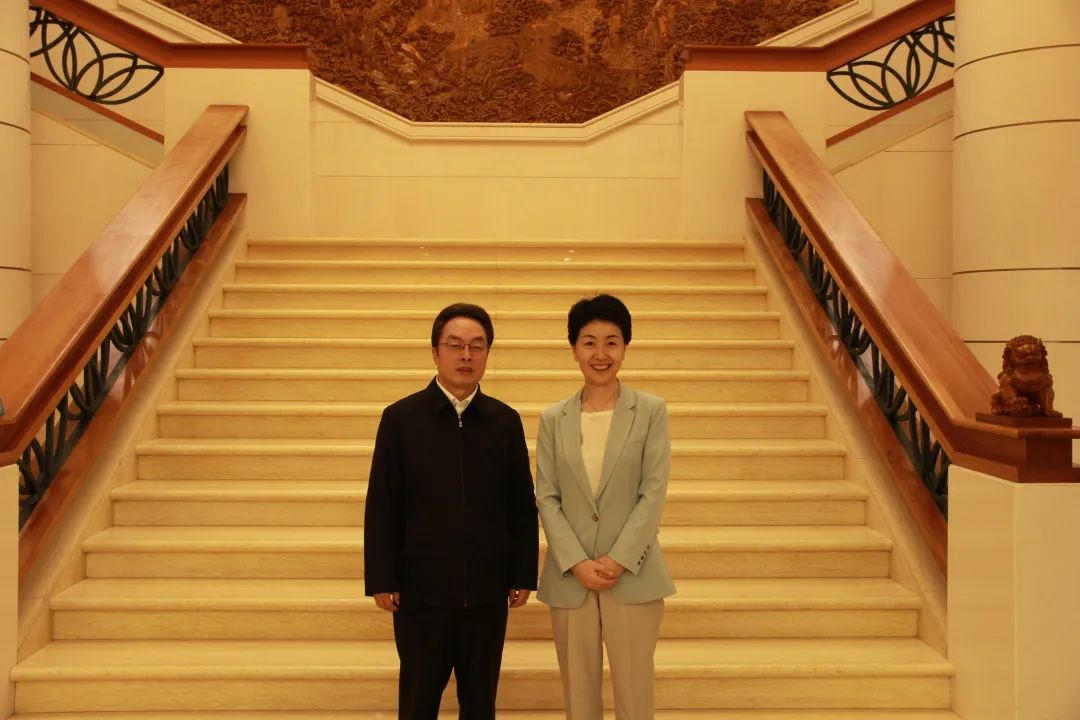 天津市政府代表团拜会中国驻新加坡大使孙海燕